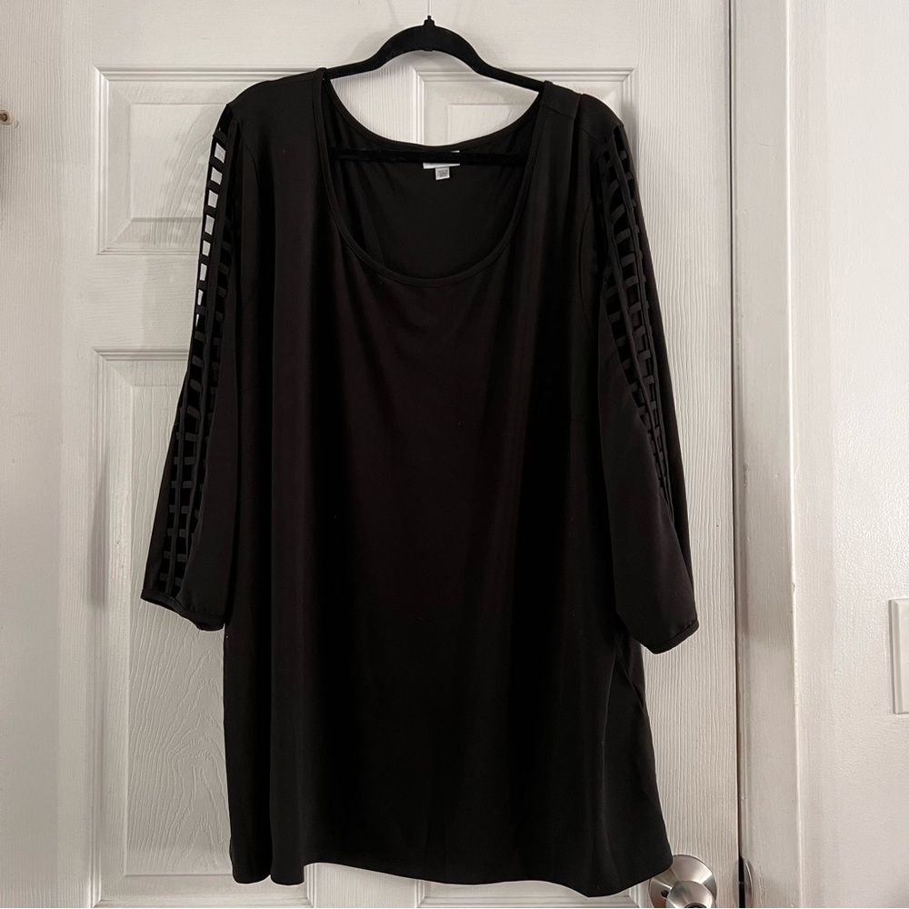 Avenue Black Caged Sleeve Top Plus size 30/32